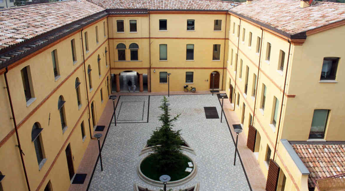 Palazzo Ghetti Cortile